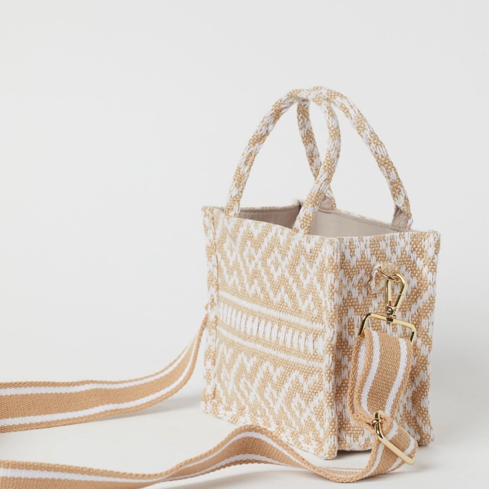 H&M crossbody “sold out every where”